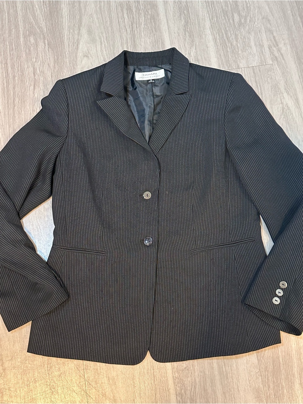 Tahari Arthur S. Levine Black Pinstripe Blazer Size 12 Shoulder Pads Y2K
